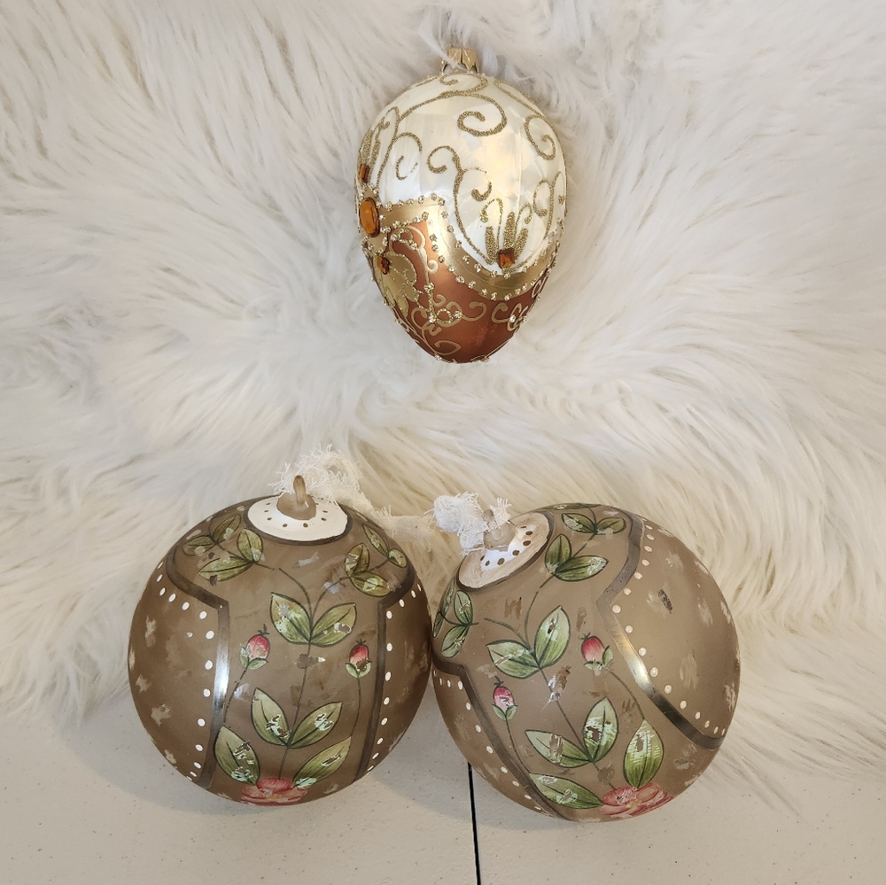 Christmas Tree Ornaments Glass Balls Ornate Shabby Chic Floral Large XL Gold